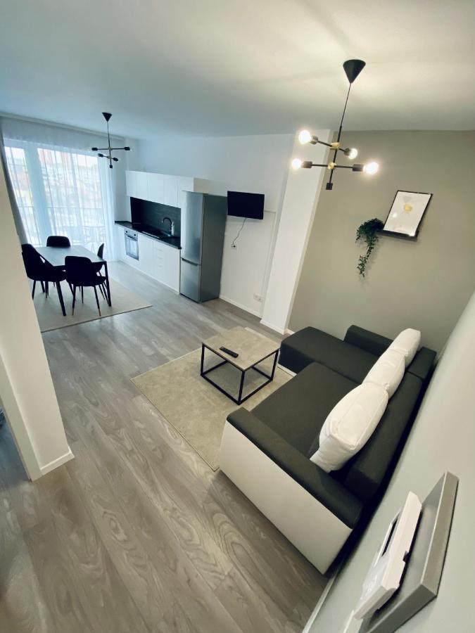 Happyhome Central Deluxe Apartments Орадя Экстерьер фото