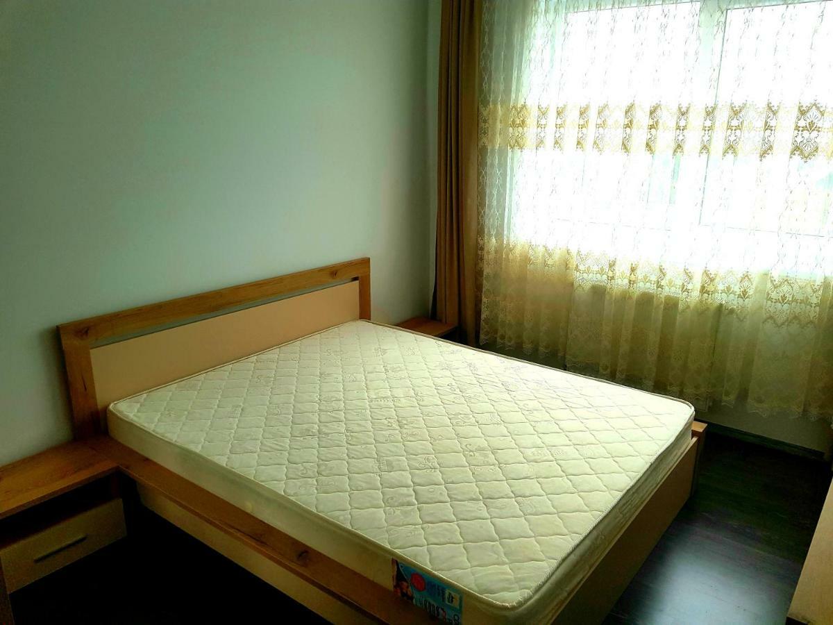 Happyhome Central Deluxe Apartments Орадя Экстерьер фото