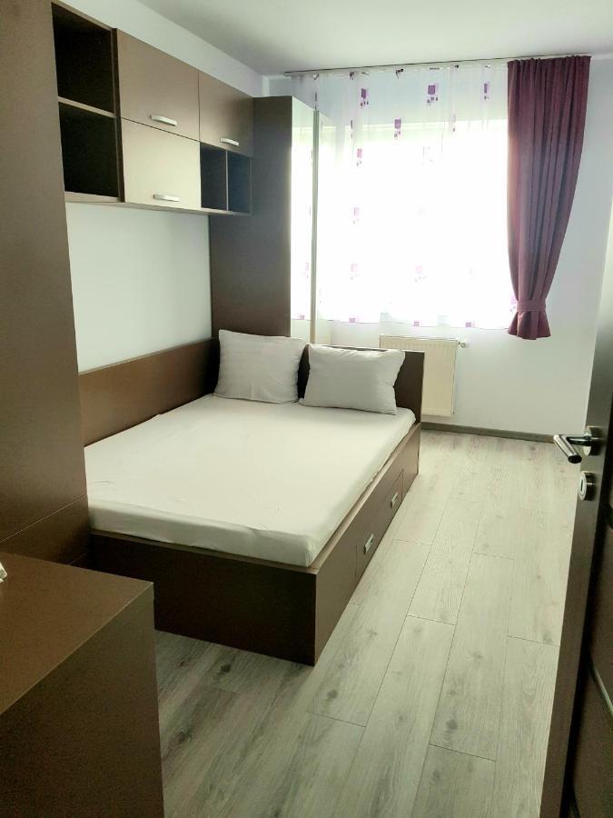 Happyhome Central Deluxe Apartments Орадя Экстерьер фото